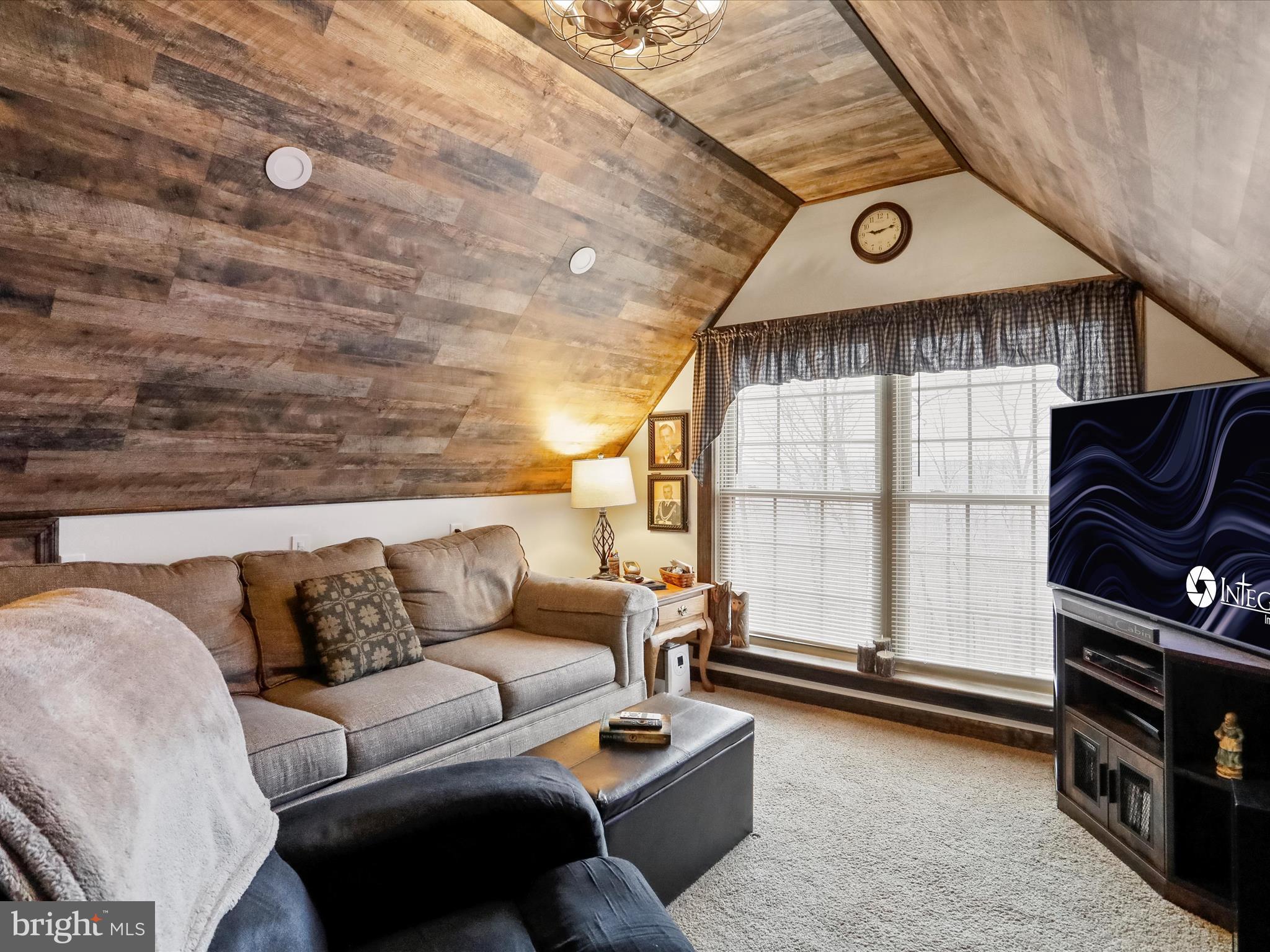 SPRING GAP MOUNTAIN - Residential