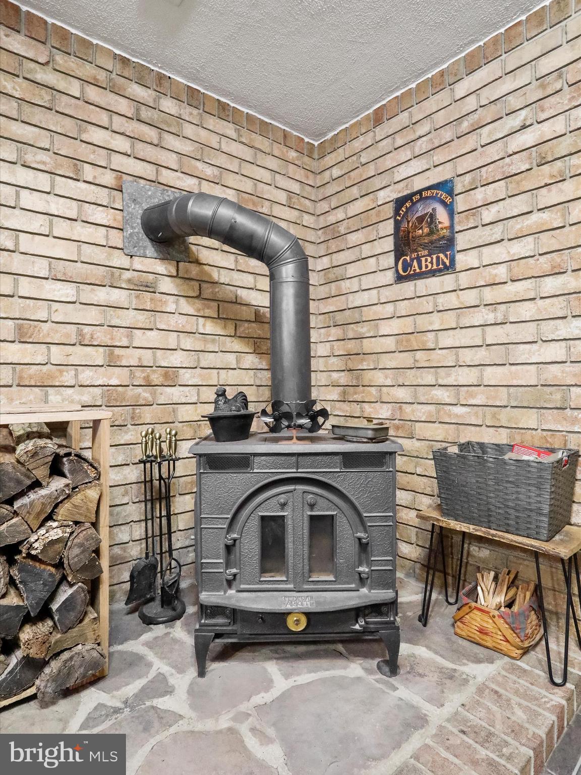 SPRING GAP MOUNTAIN - Residential