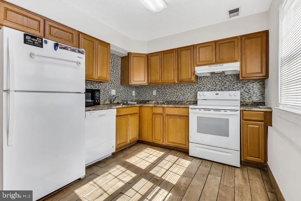1011 COPPERFIELD COURT