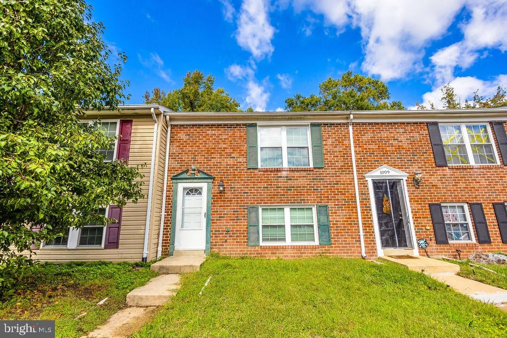 1011 COPPERFIELD COURT