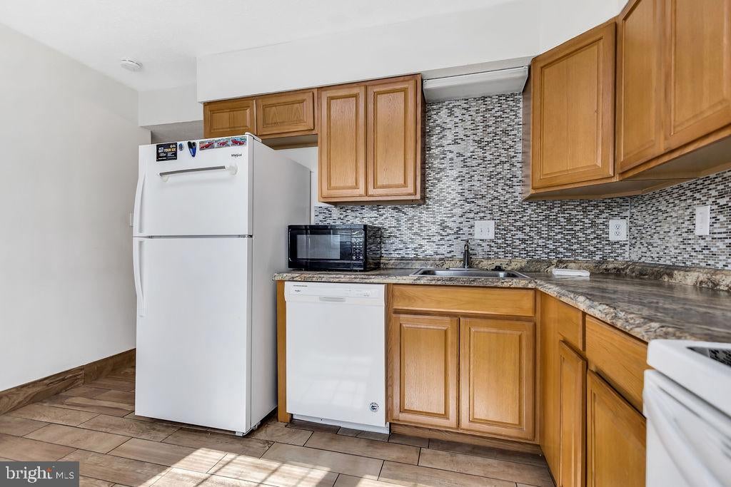 1011 COPPERFIELD COURT