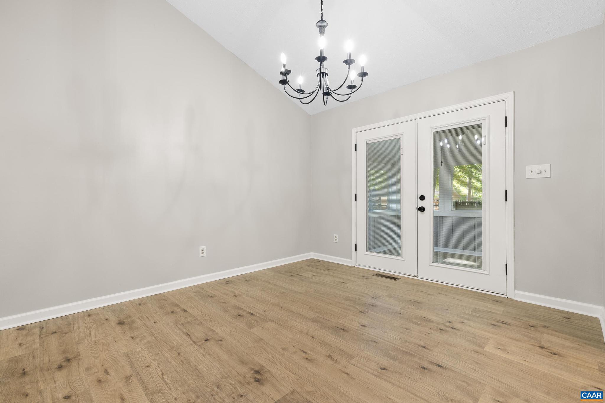 LAKE MONTICELLO - Residential