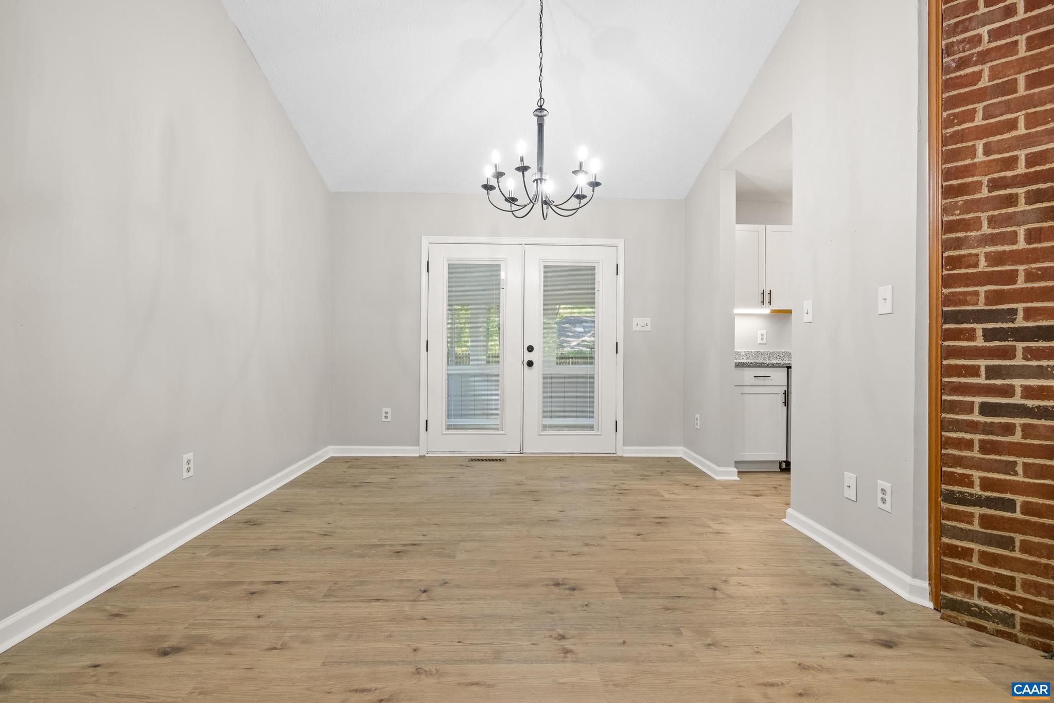 LAKE MONTICELLO - Residential