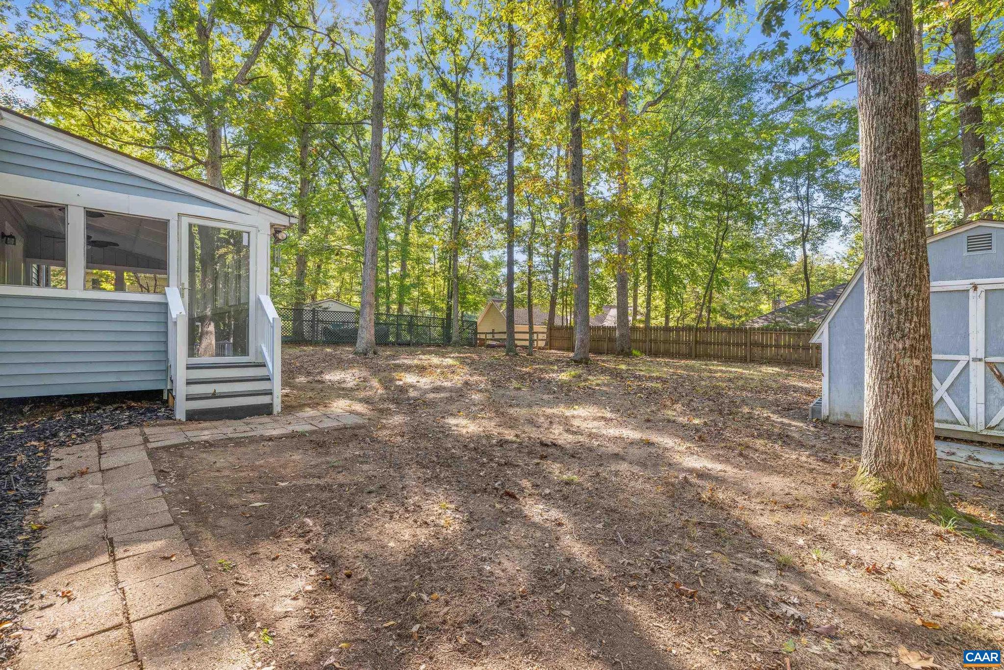 LAKE MONTICELLO - Residential