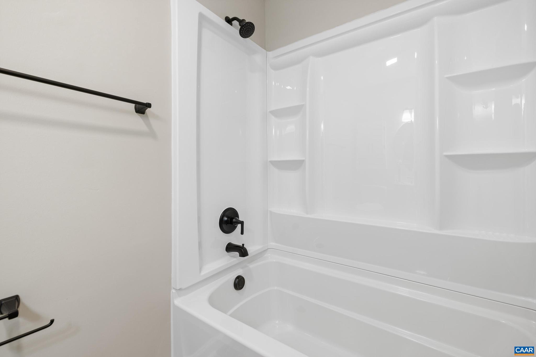 LAKE MONTICELLO - Residential