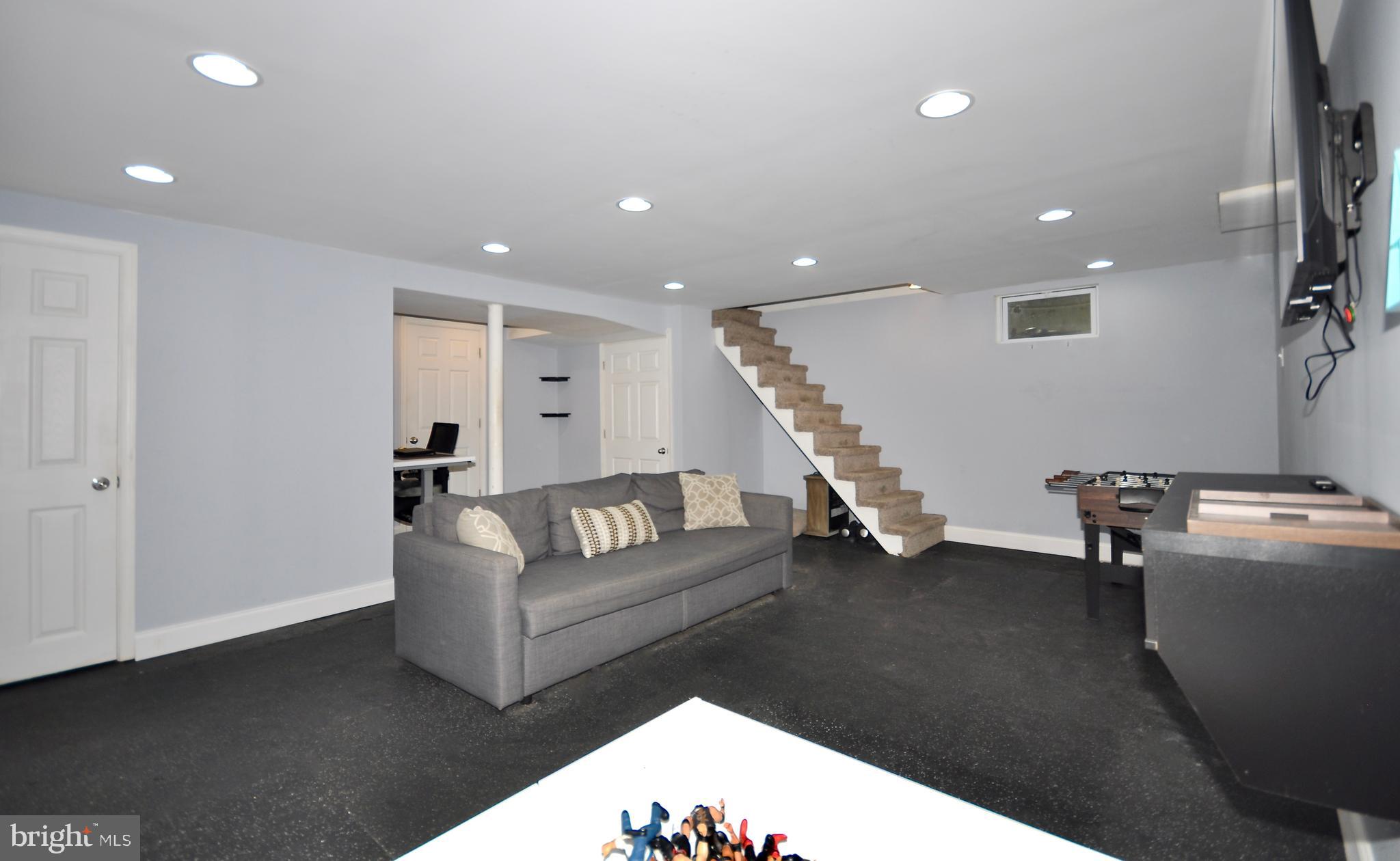 JENKINTOWN MANOR - Residential