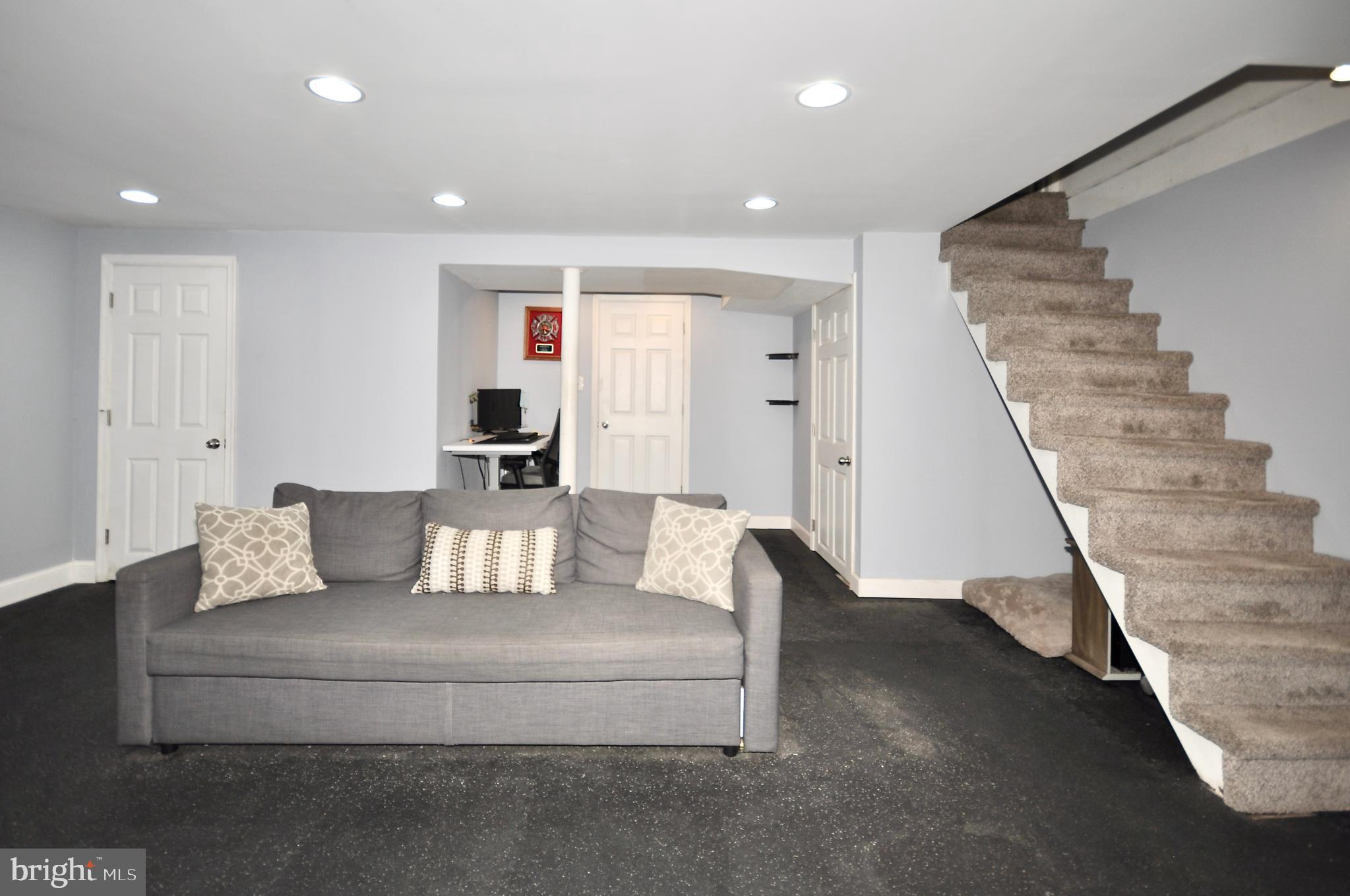 JENKINTOWN MANOR - Residential