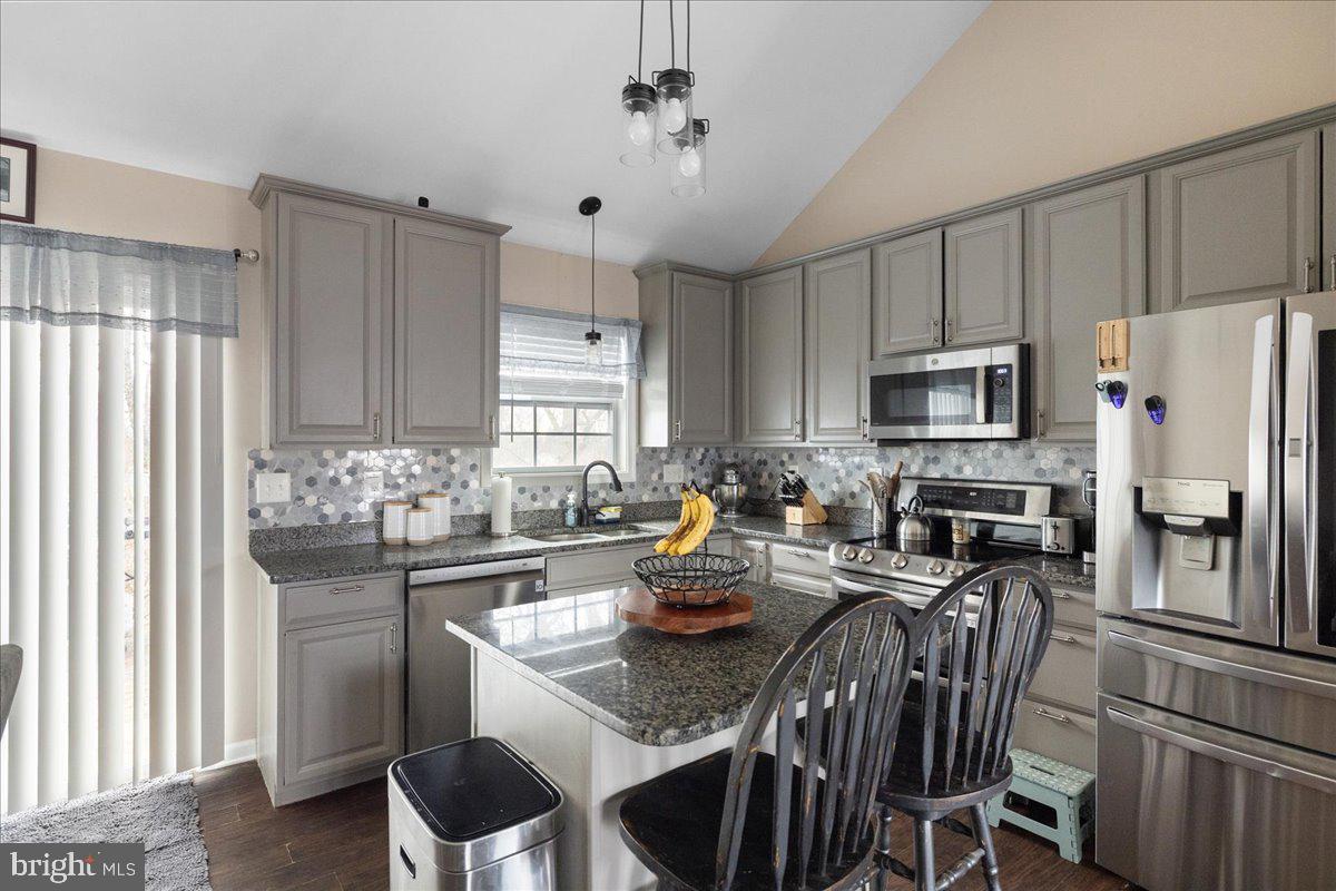 CRESTFIELD - Residential