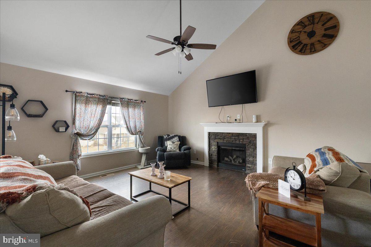 CRESTFIELD - Residential