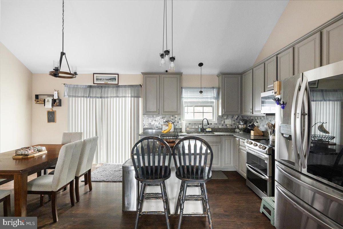 CRESTFIELD - Residential