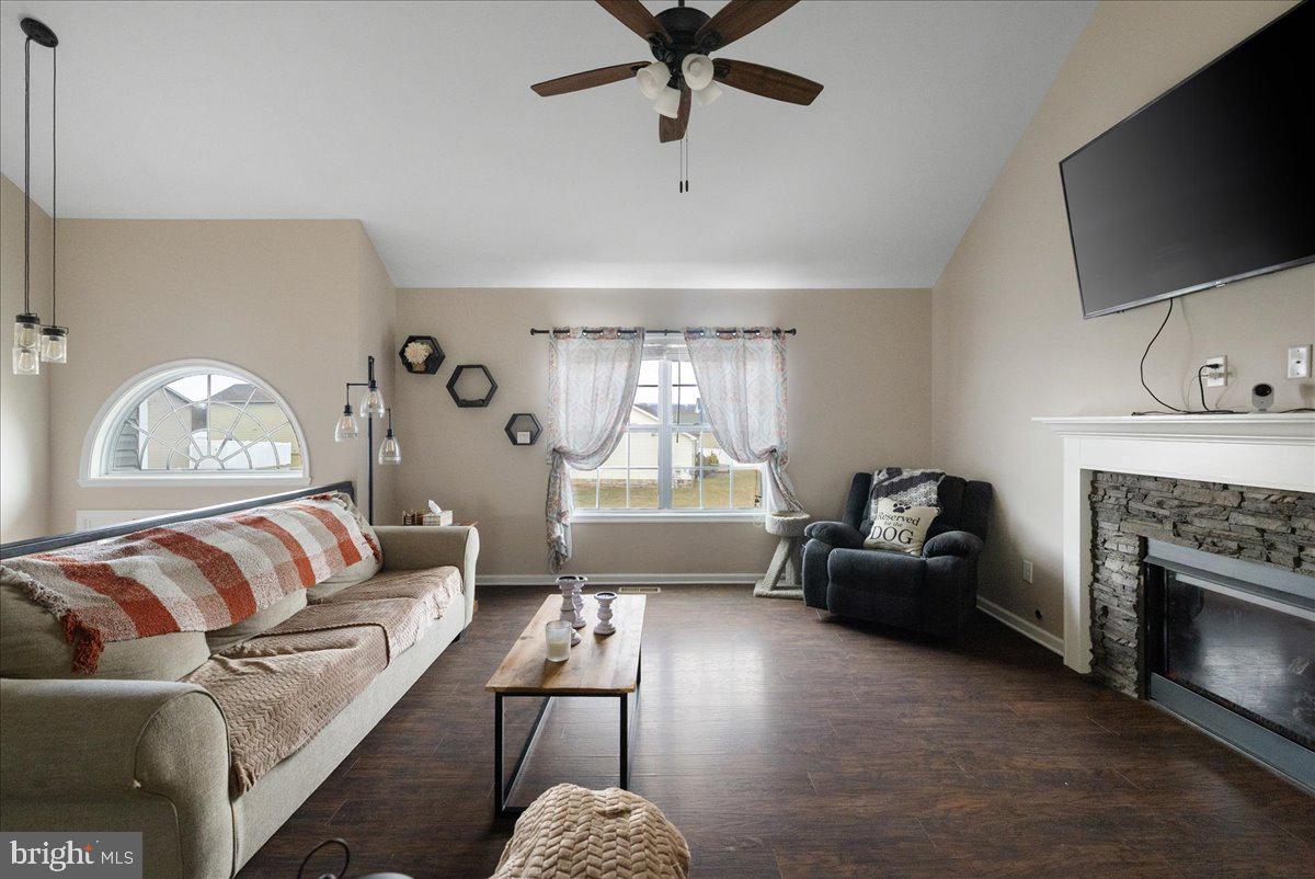 CRESTFIELD - Residential