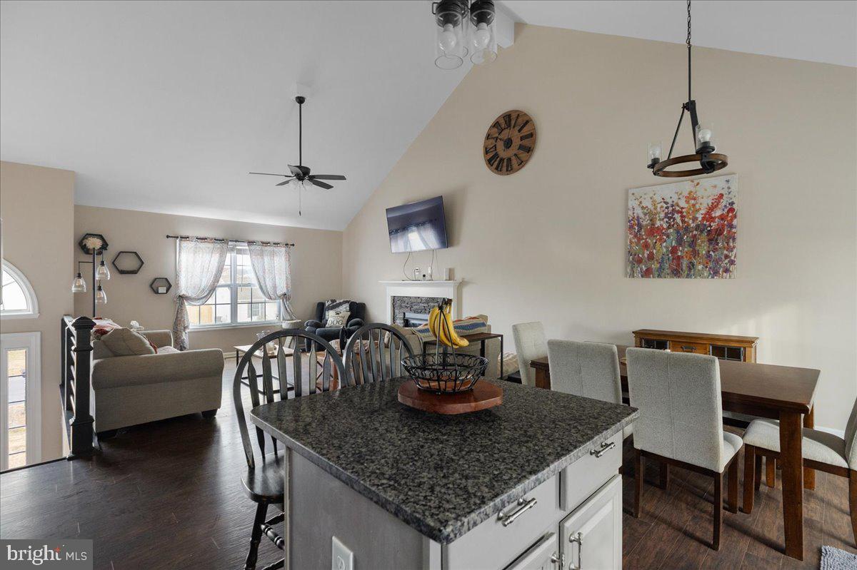 CRESTFIELD - Residential