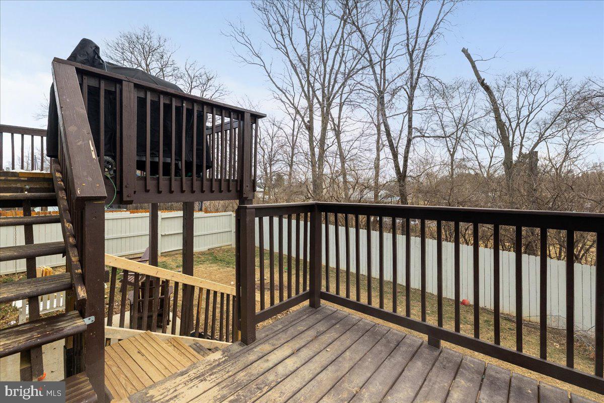 CRESTFIELD - Residential