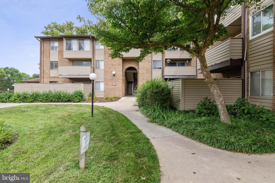 1 Bed, 1 Bath Apartment near Hwy 270 and 355! Enjoy balcony views, pool access, and in-unit washer/dryer. Condo fee covers ALL UTILITIES except cable/phone. Close to shopping and major employers. Your urban retreat awaits! Contact us today.