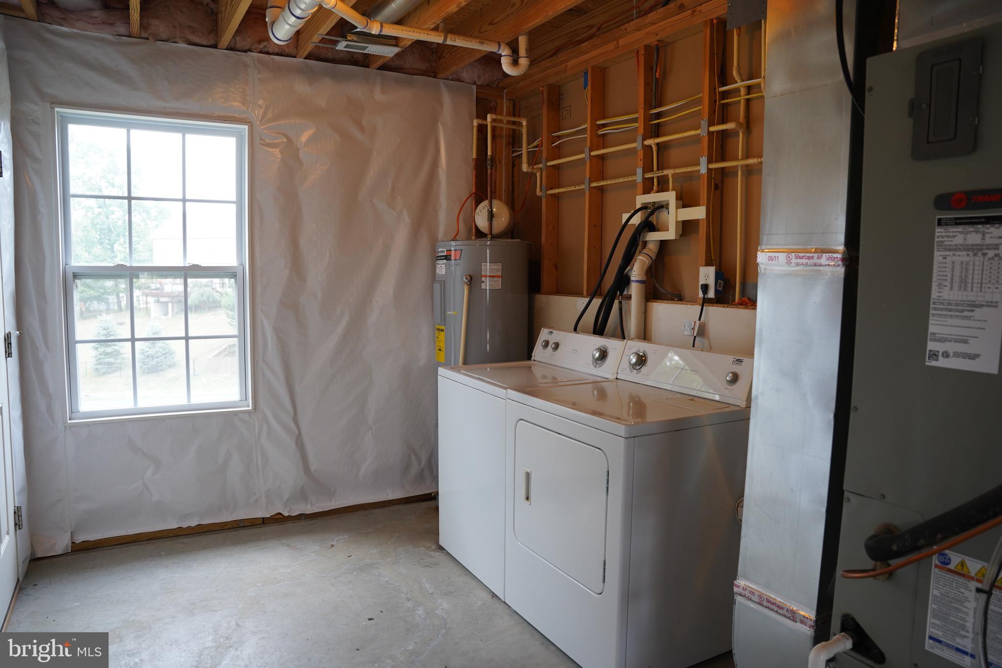 MIDDLE CREEK MANOR - Residential Lease