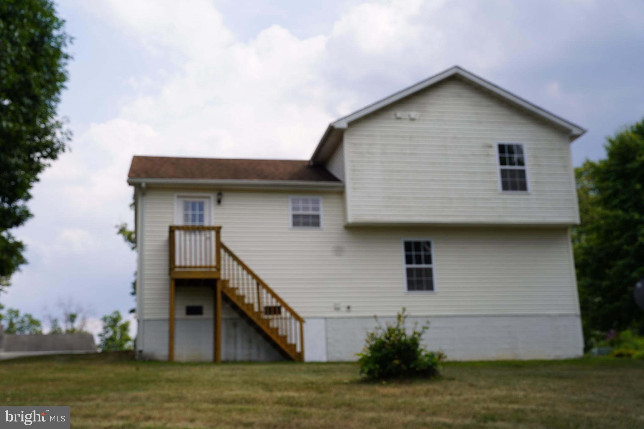 MIDDLE CREEK MANOR - Residential Lease