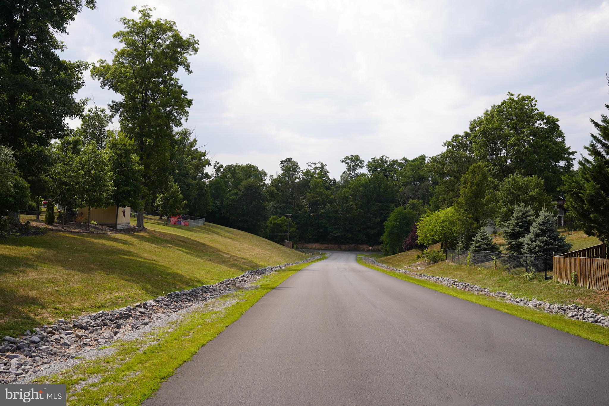 MIDDLE CREEK MANOR - Residential Lease