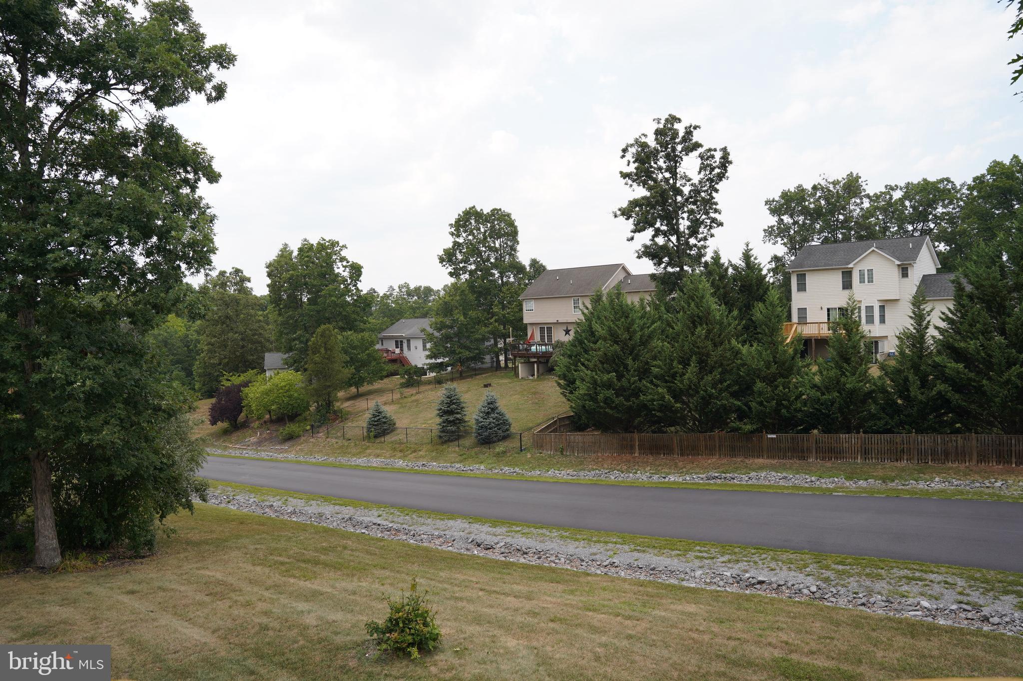 MIDDLE CREEK MANOR - Residential Lease