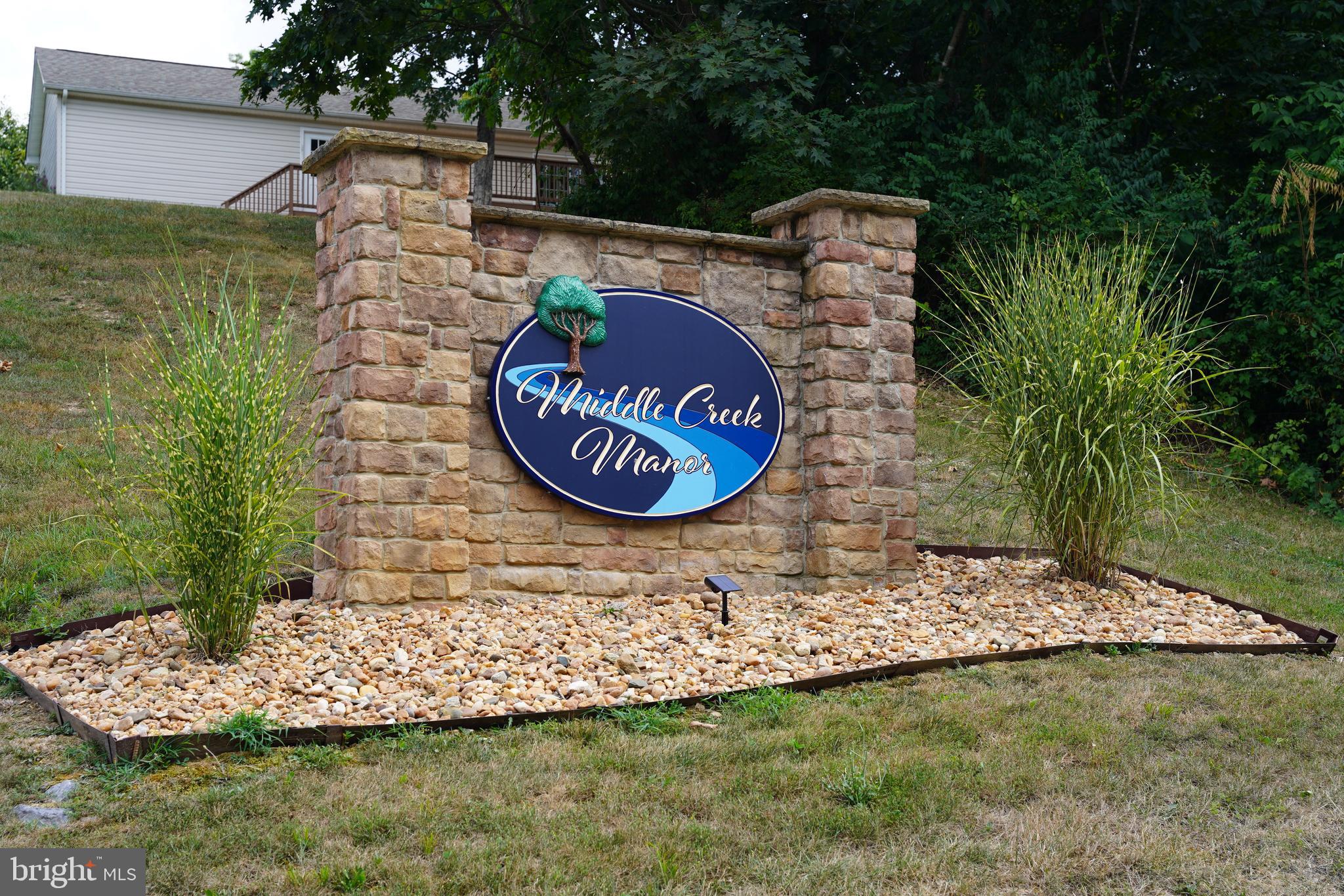 MIDDLE CREEK MANOR - Residential Lease