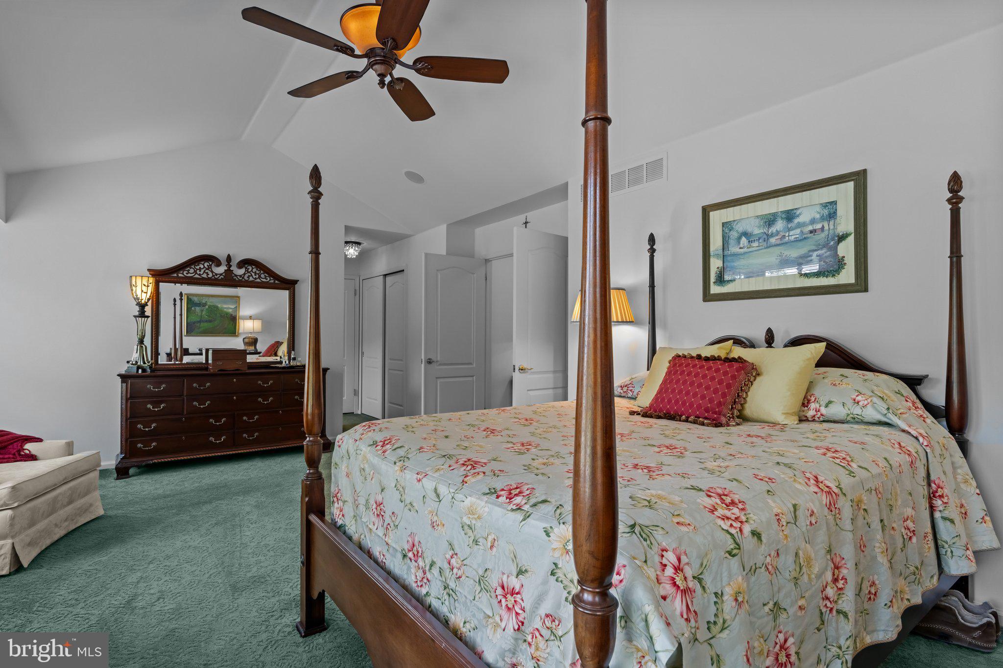 HIDDEN CREEK - Residential