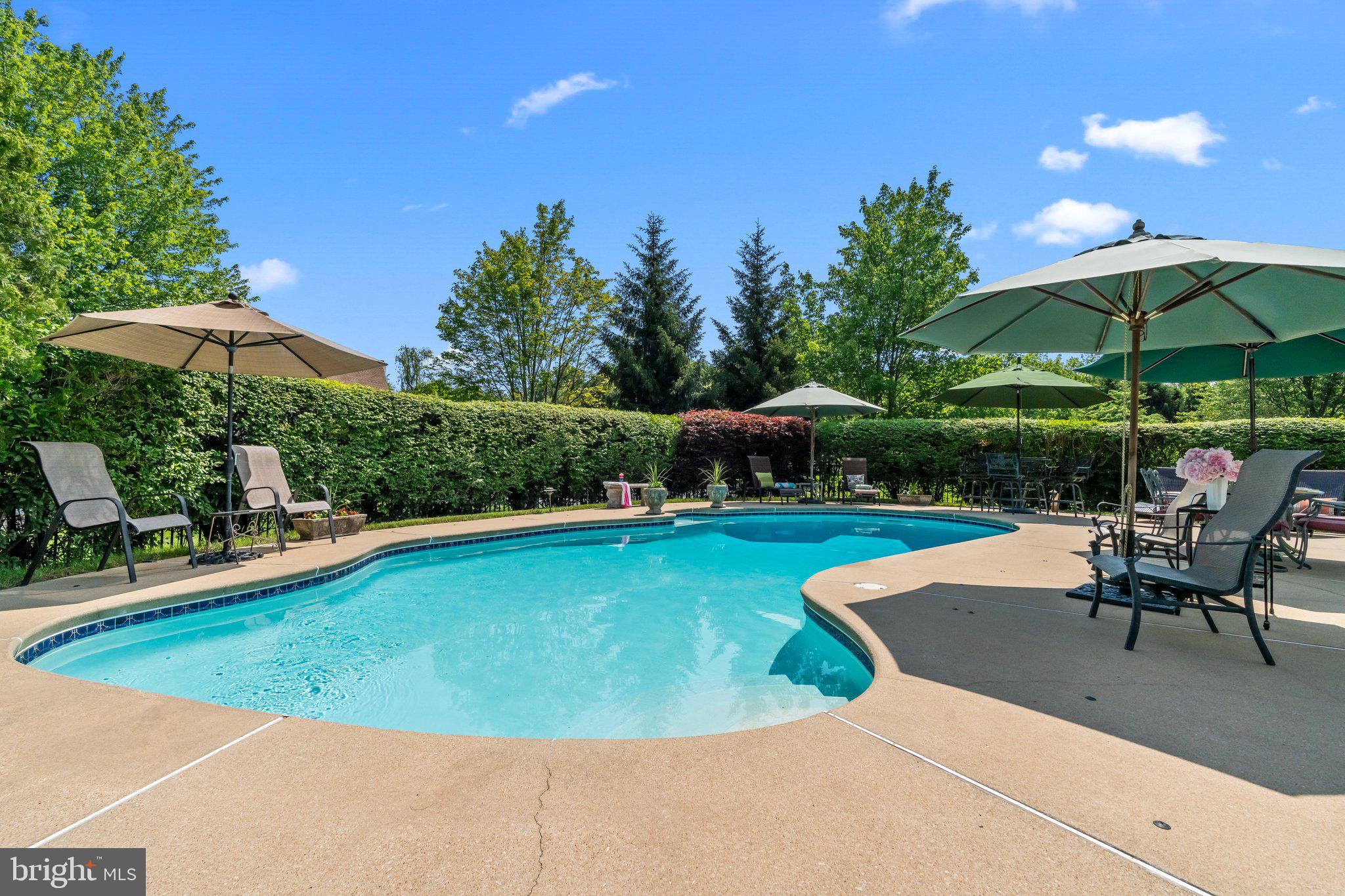 220 CYPRESS LANE