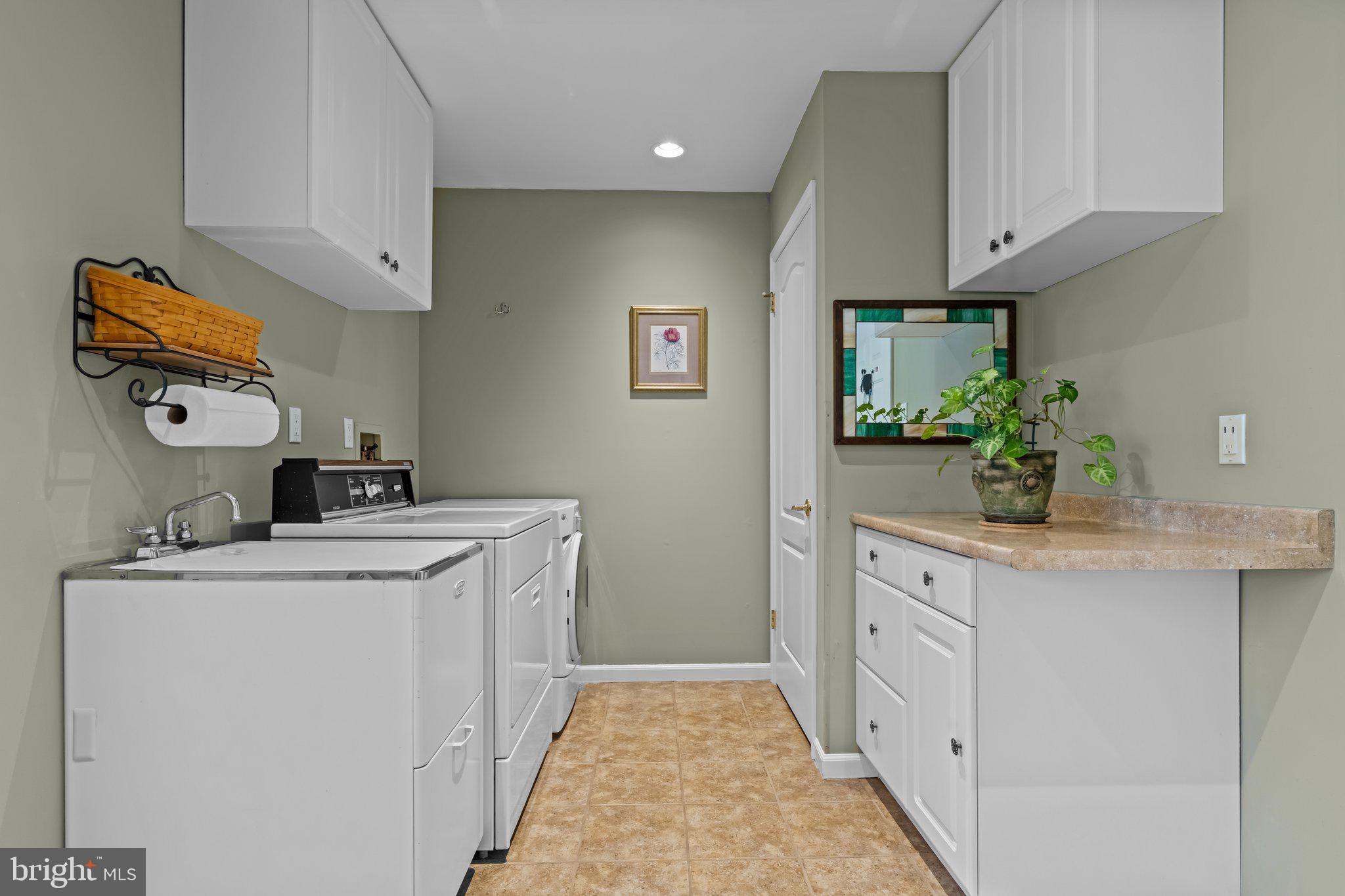 HIDDEN CREEK - Residential