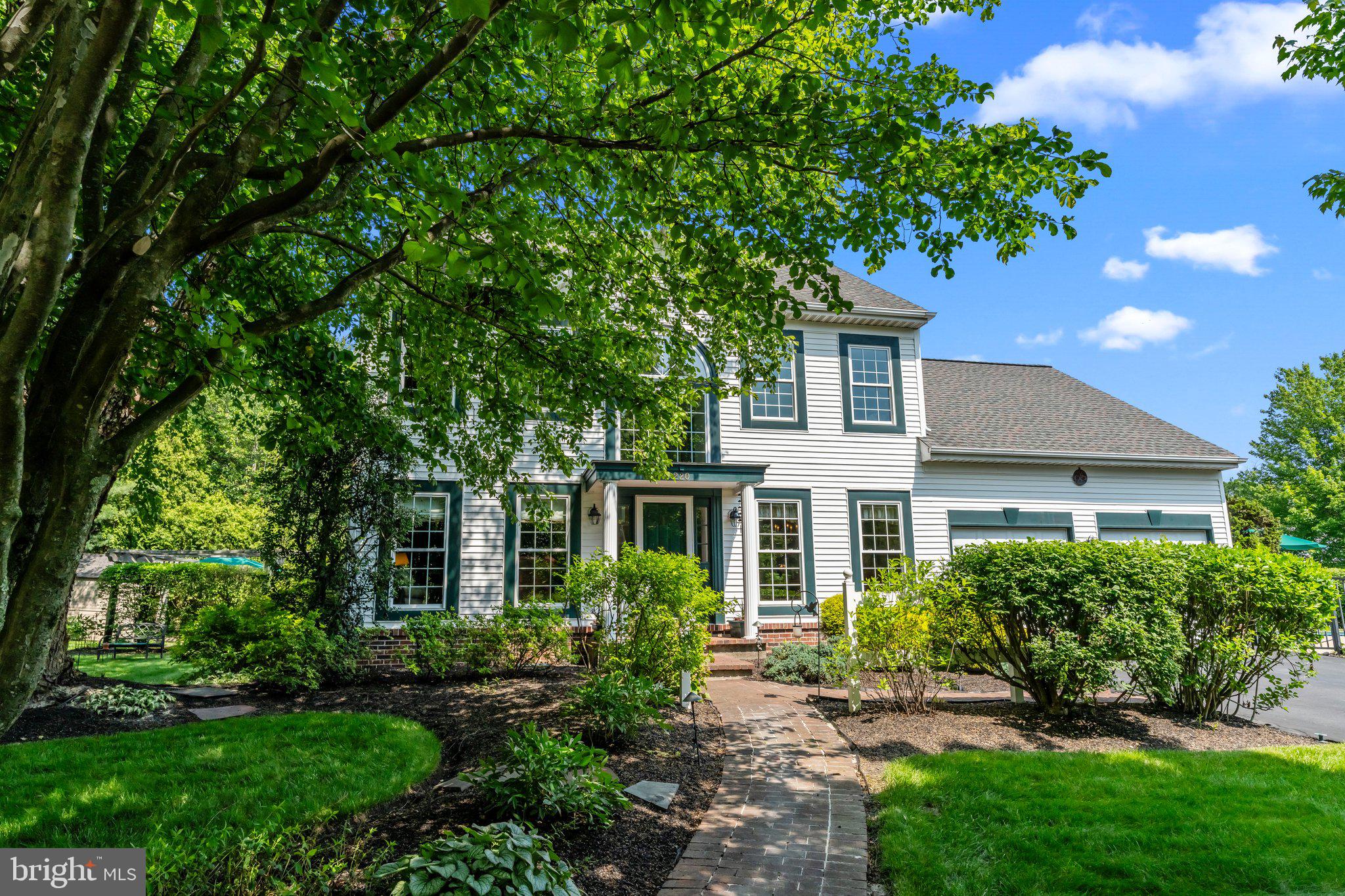 HIDDEN CREEK - Residential