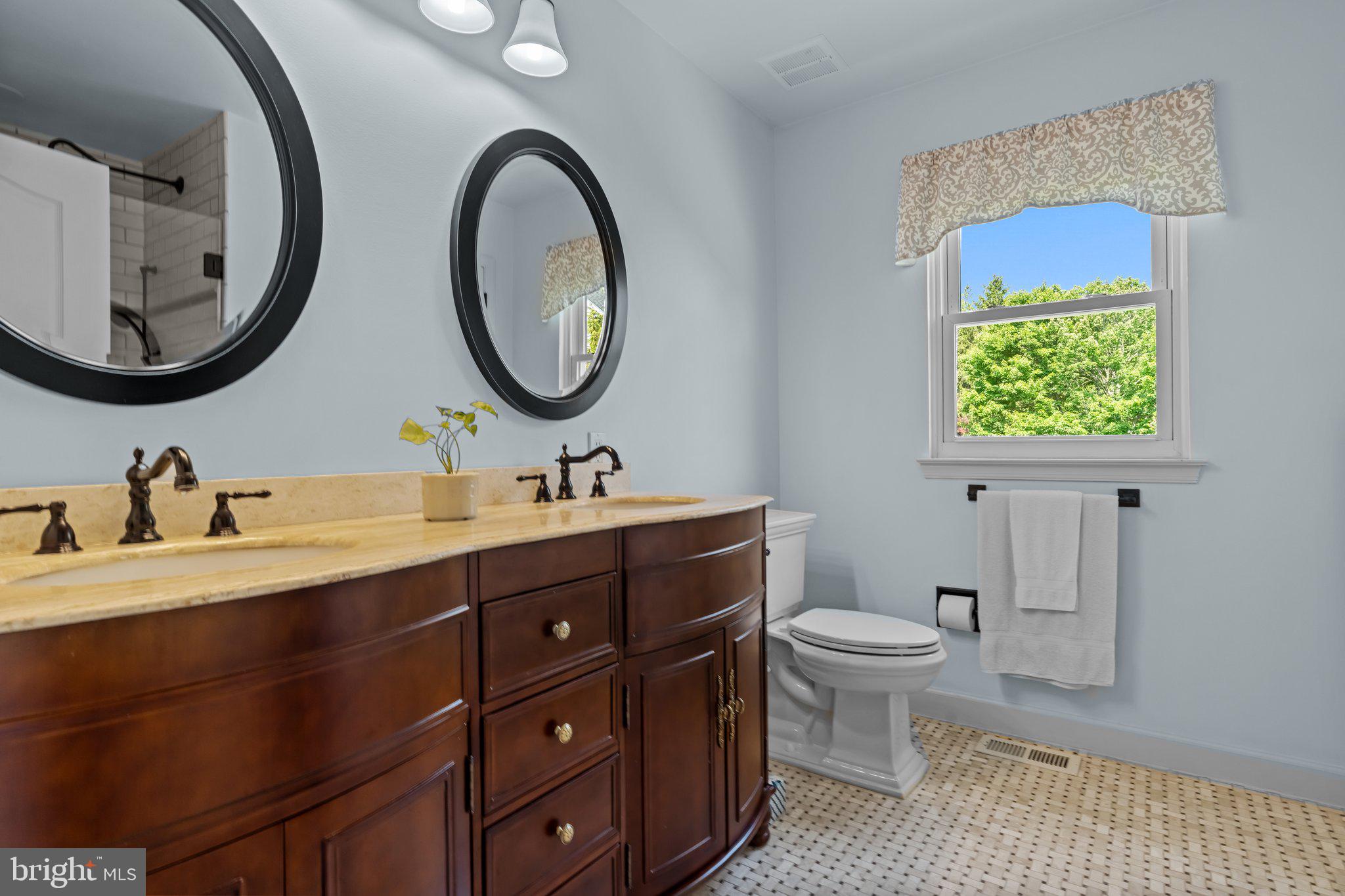 HIDDEN CREEK - Residential