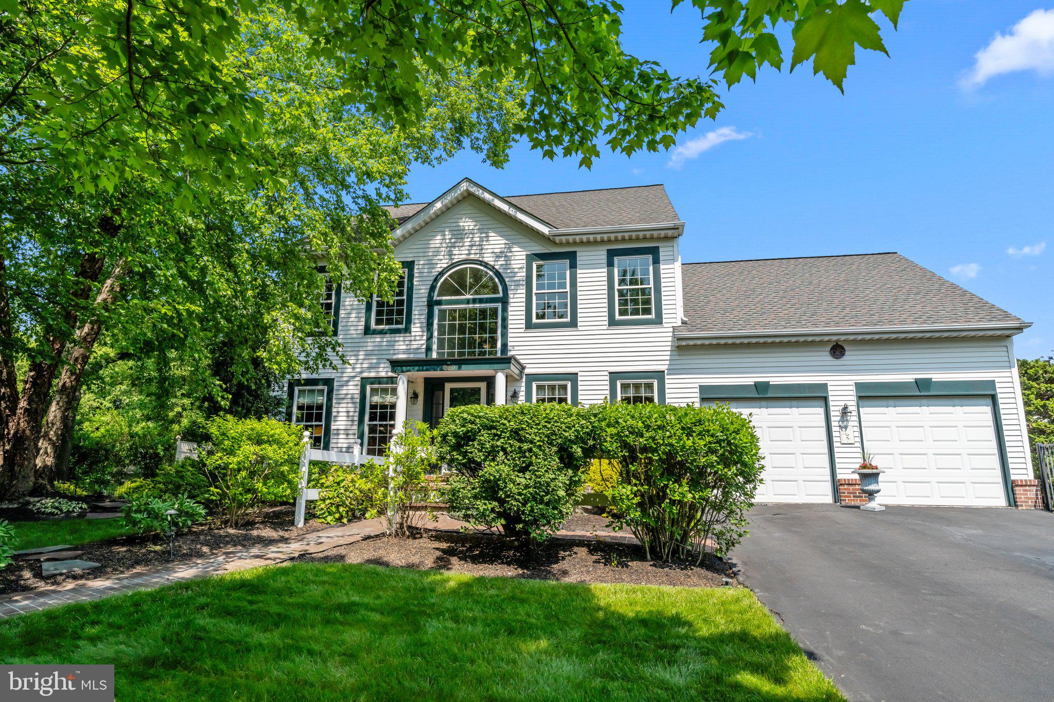 HIDDEN CREEK - Residential