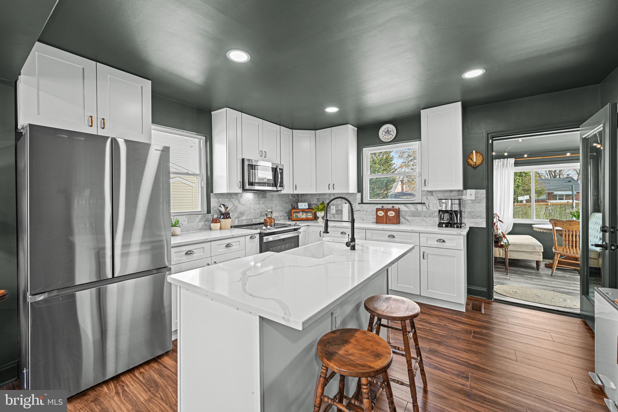 RIVIERA BEACH - Residential