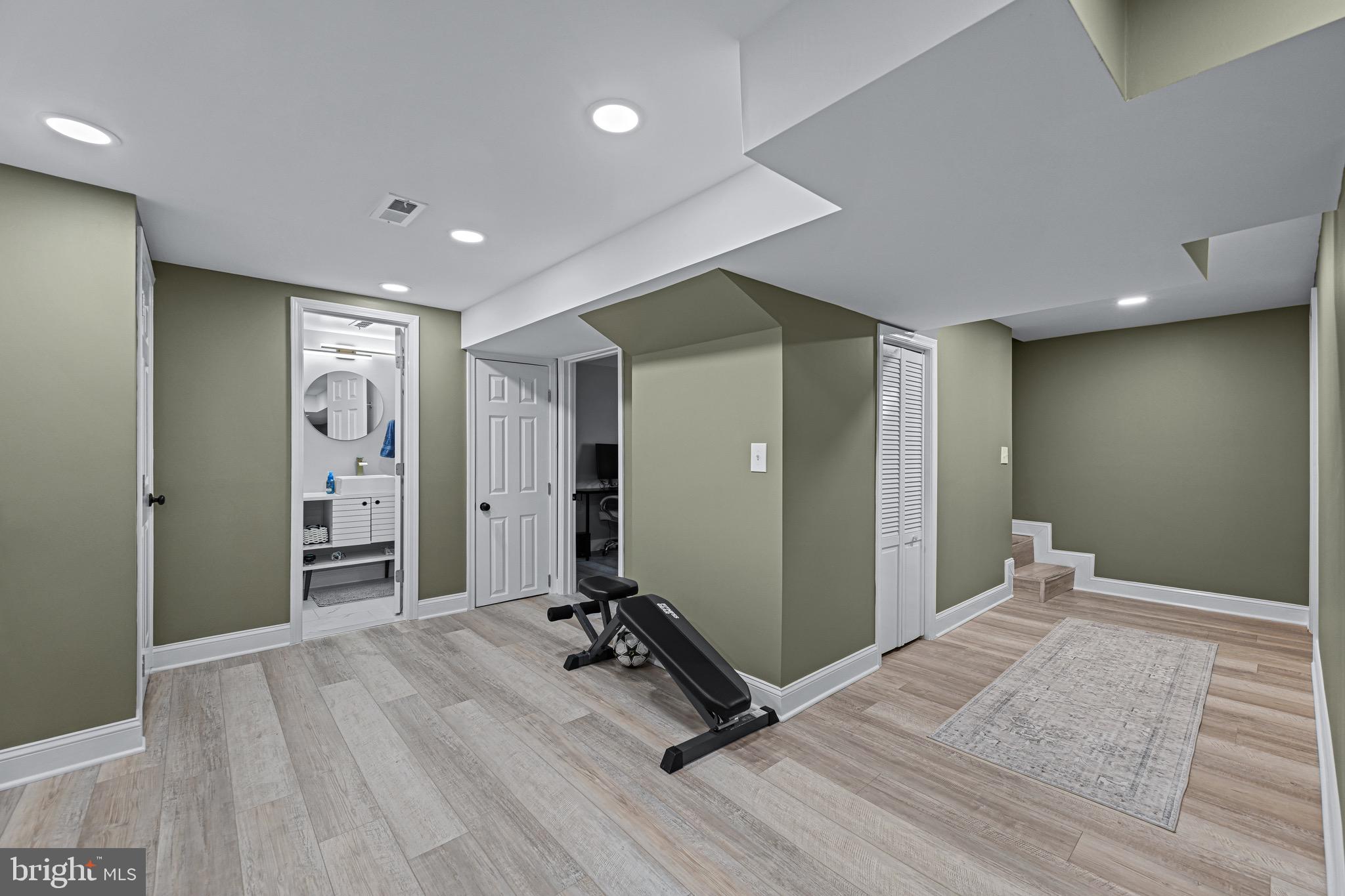 RIVIERA BEACH - Residential