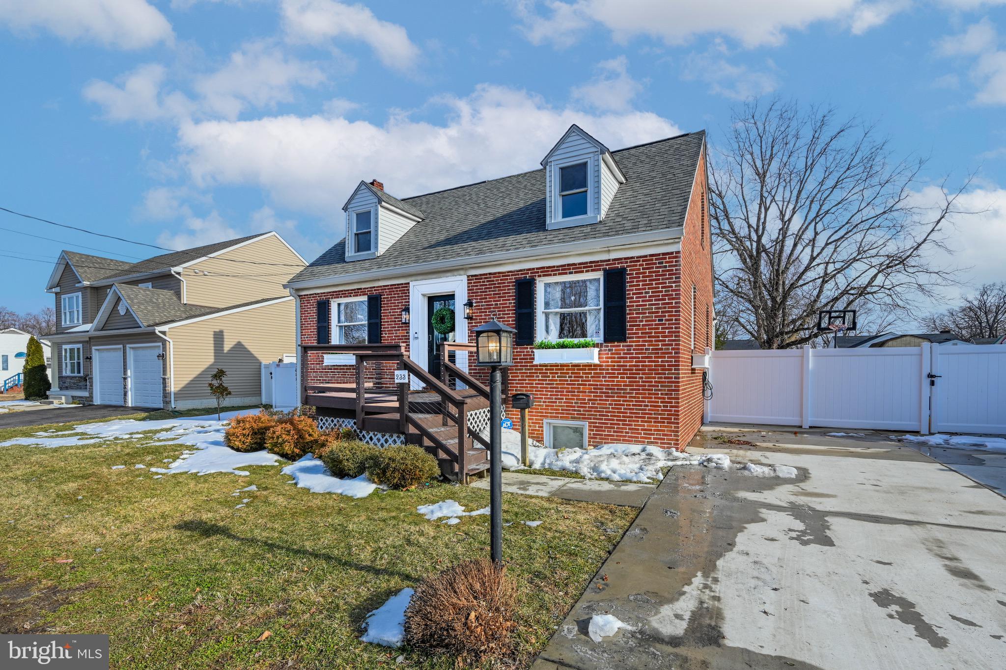 RIVIERA BEACH - Residential