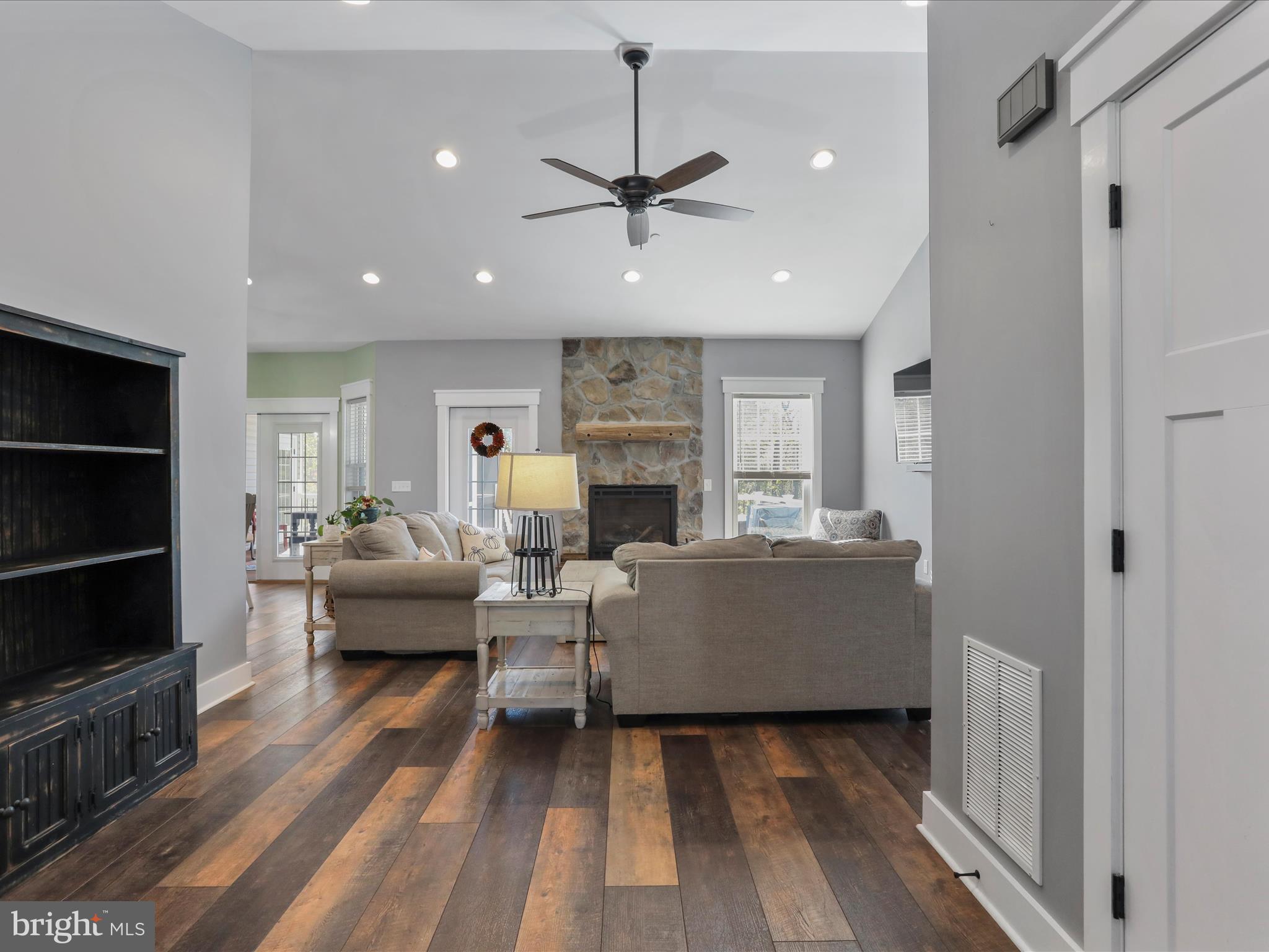 FAIRVIEW ACRES - Residential