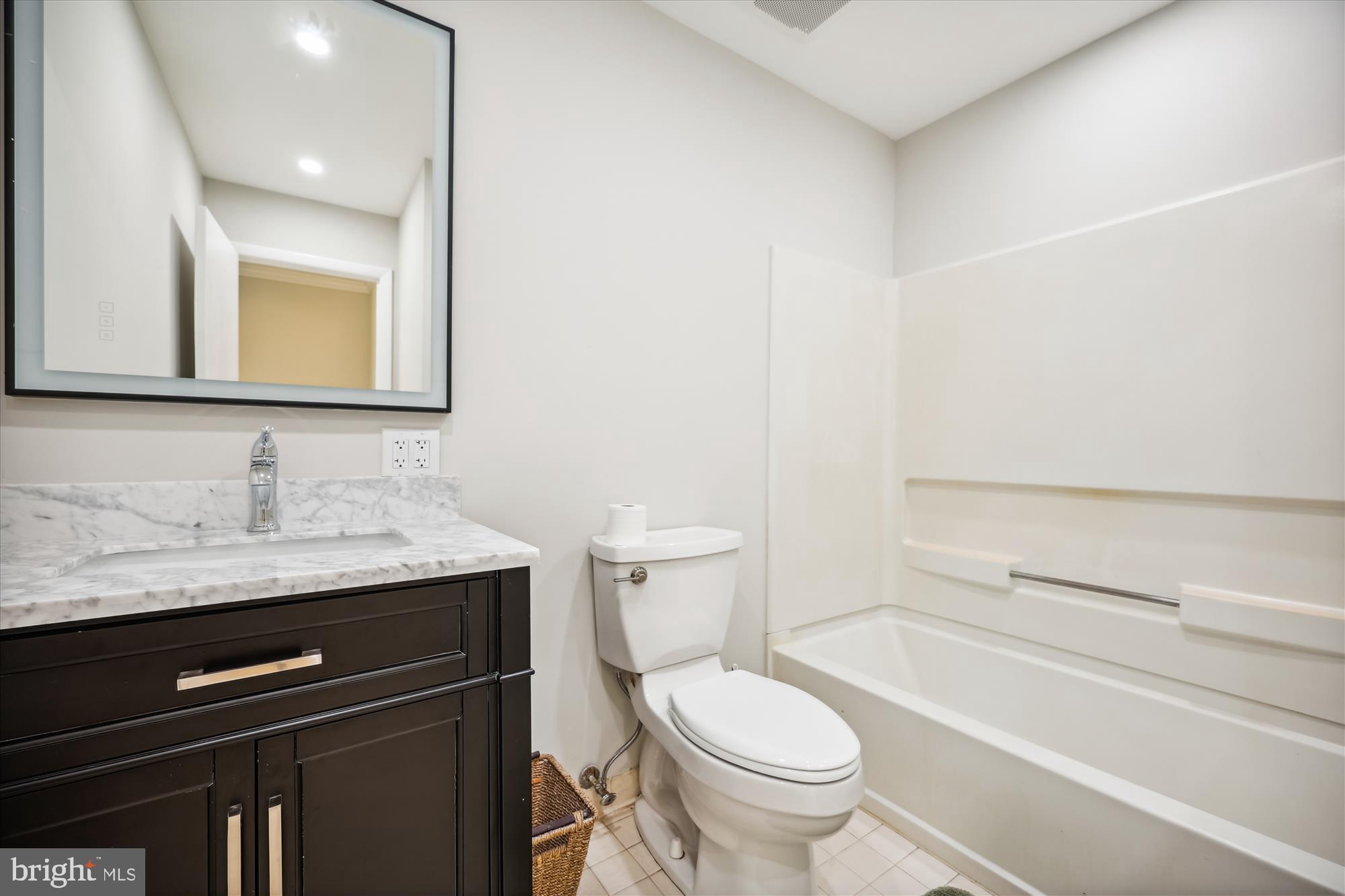 FLOWER HILL - Residential