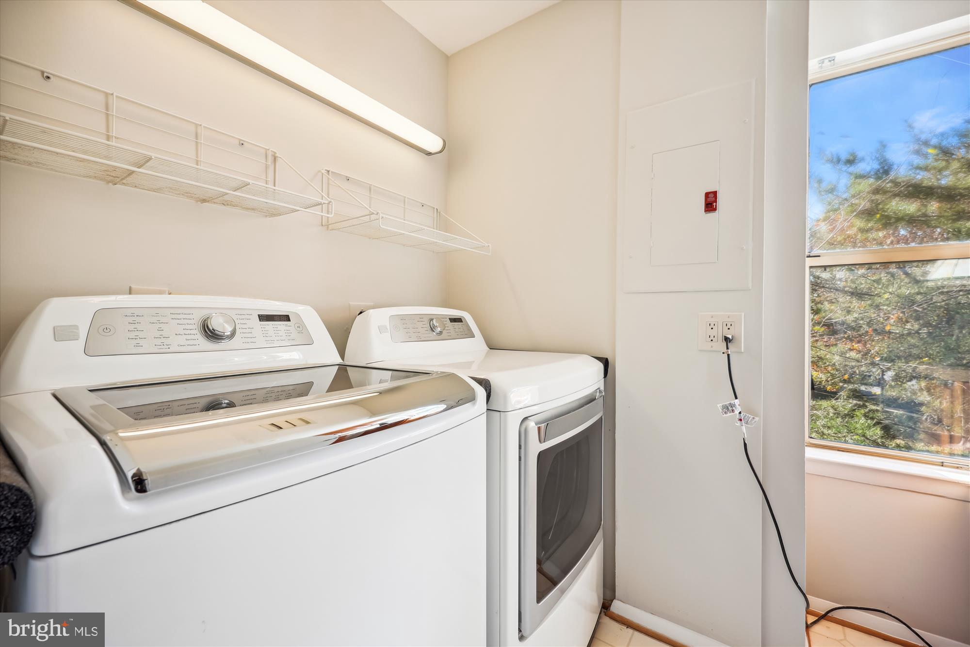 FLOWER HILL - Residential