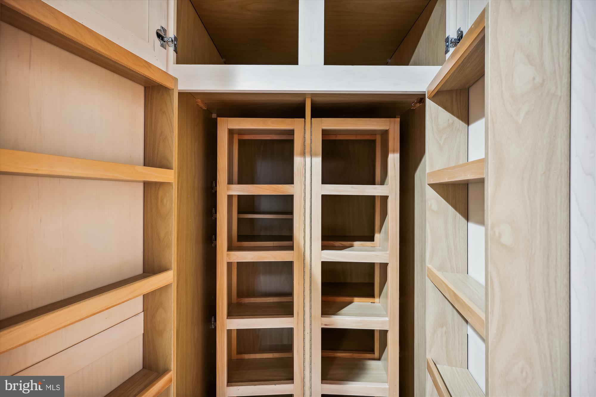 FLOWER HILL - Residential