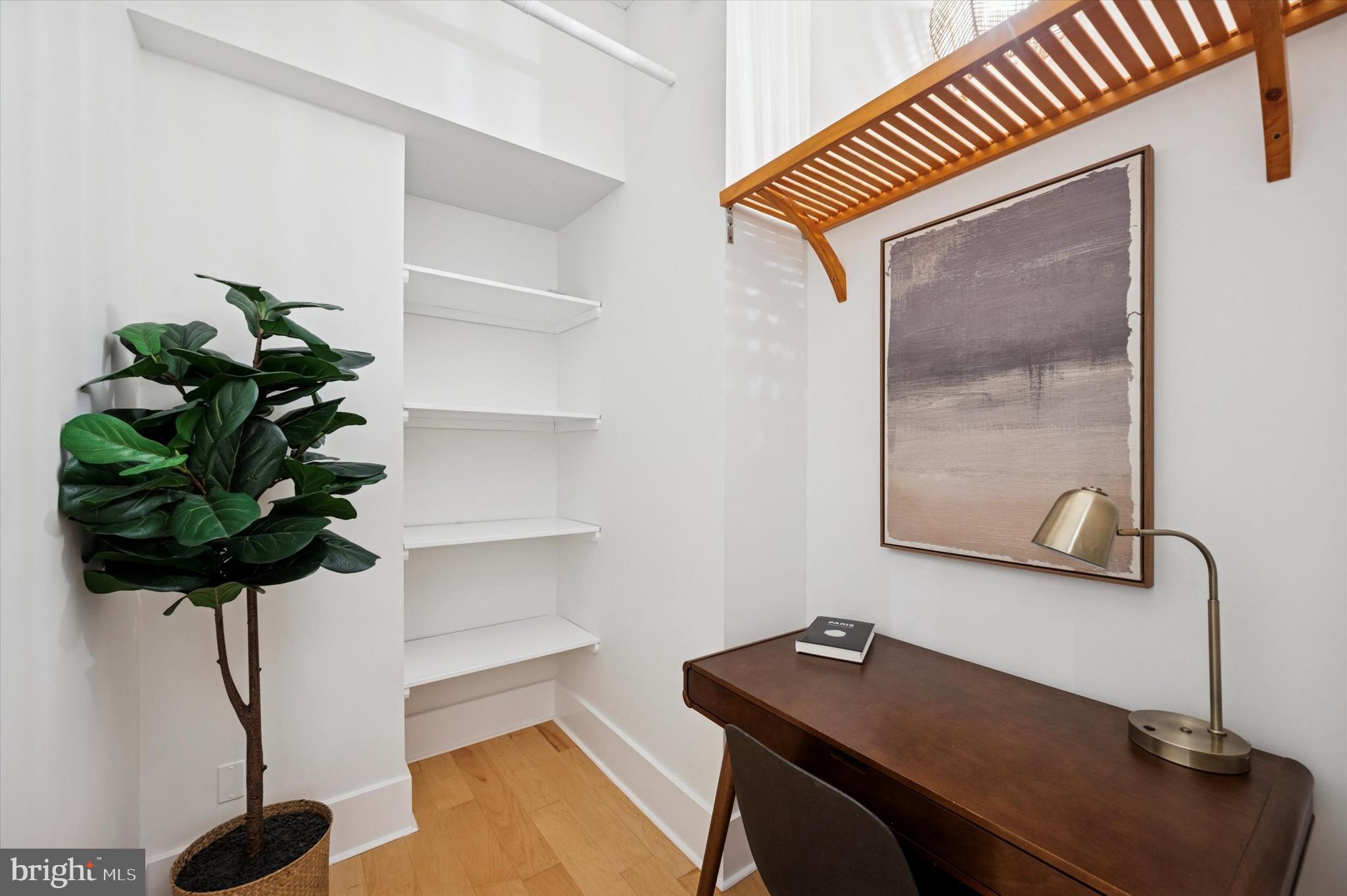 OLD CITY - Commercial Sale