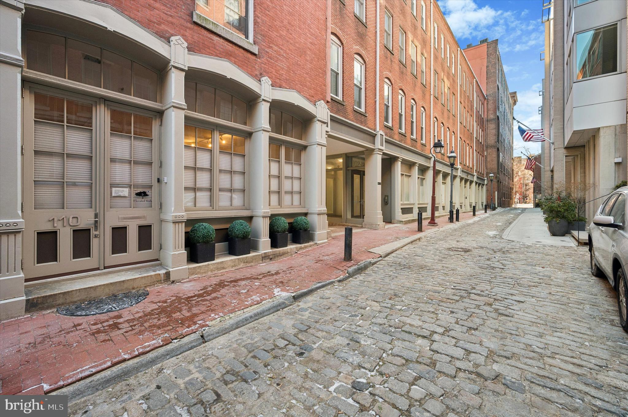 OLD CITY - Commercial Sale