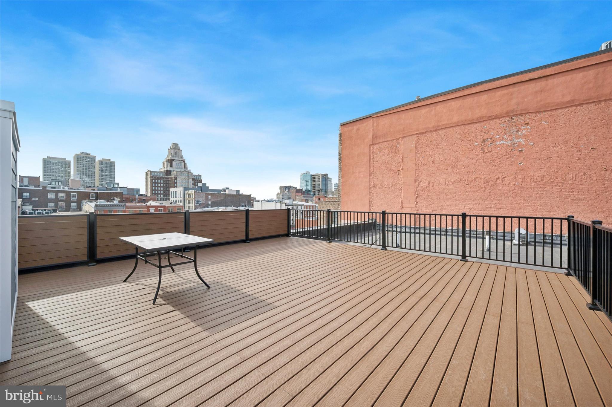 OLD CITY - Commercial Sale