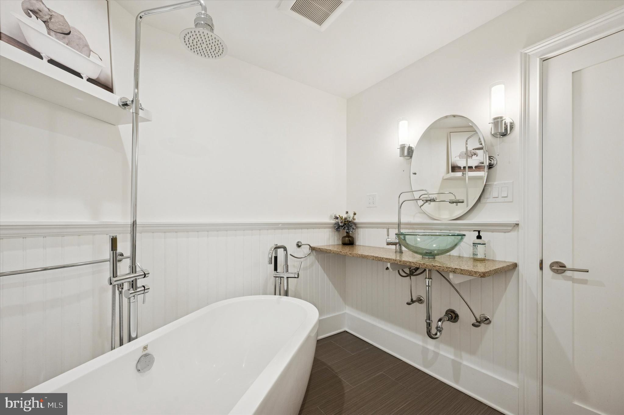 OLD CITY - Commercial Sale