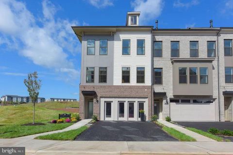 Photo of 23590 Raytown Terrace, ASHBURN, VA 20148 (MLS # VALO2112572)