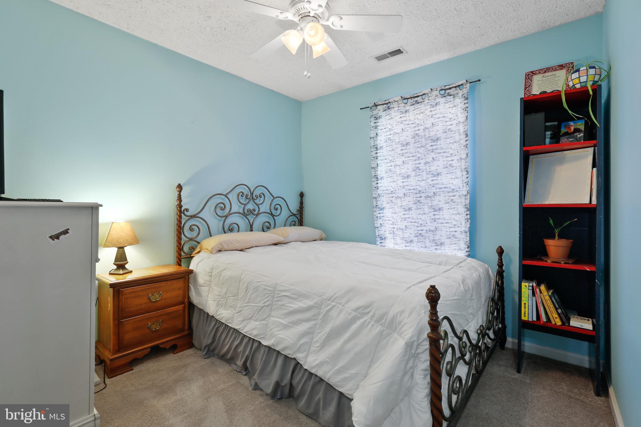 CONSTANT FRIENDSHIP - Residential