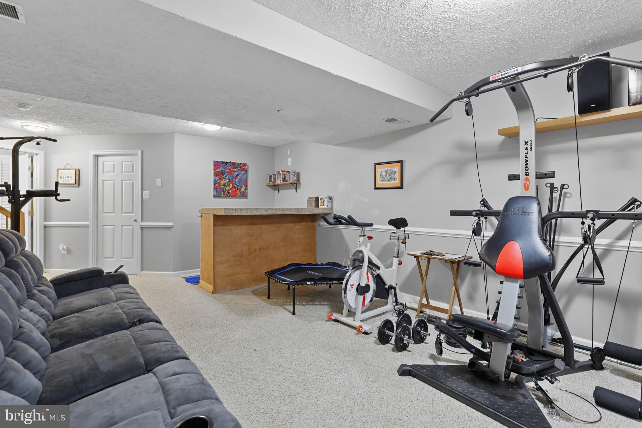 CONSTANT FRIENDSHIP - Residential