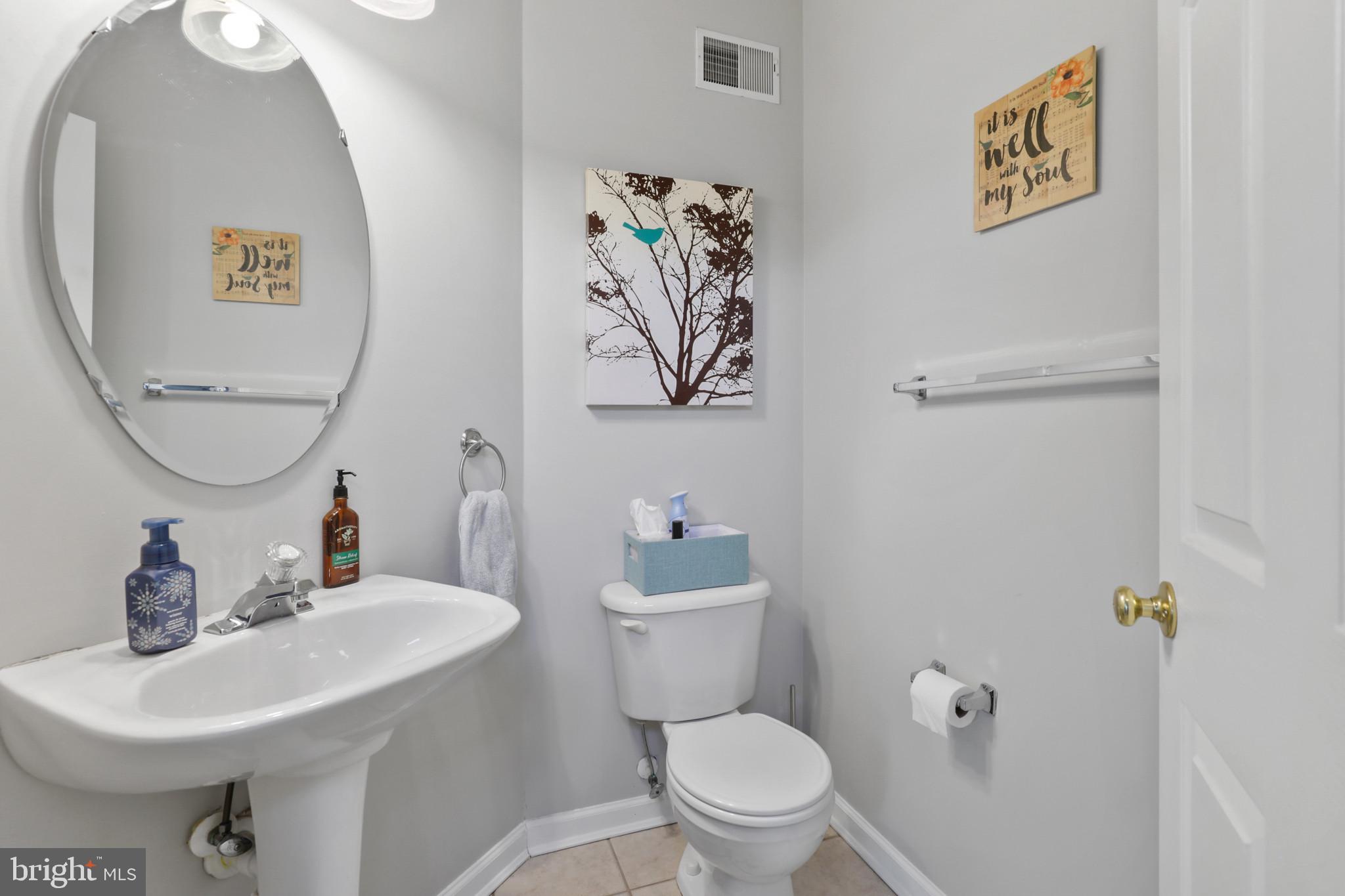 CONSTANT FRIENDSHIP - Residential