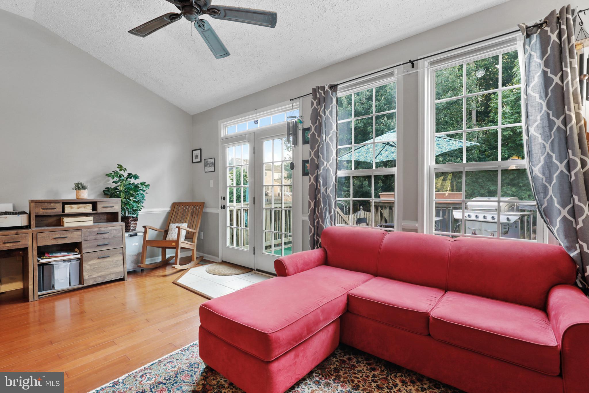 CONSTANT FRIENDSHIP - Residential