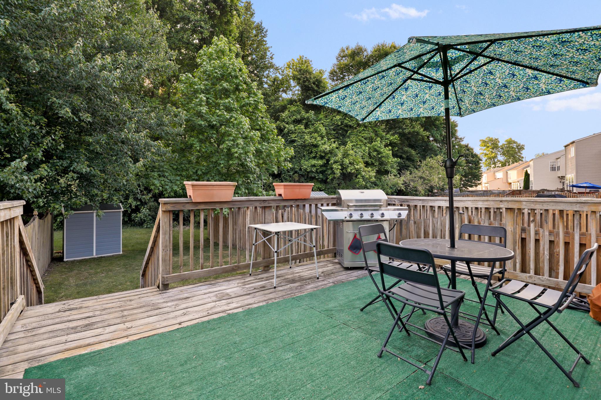 CONSTANT FRIENDSHIP - Residential