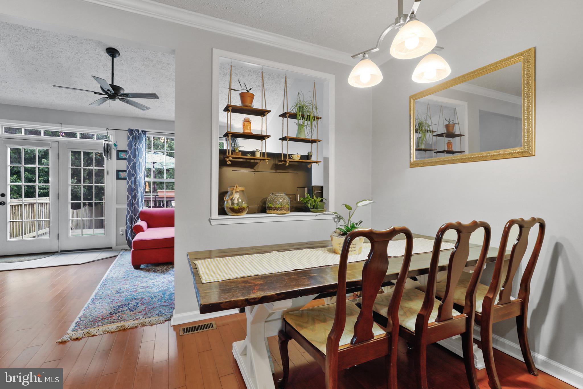 CONSTANT FRIENDSHIP - Residential