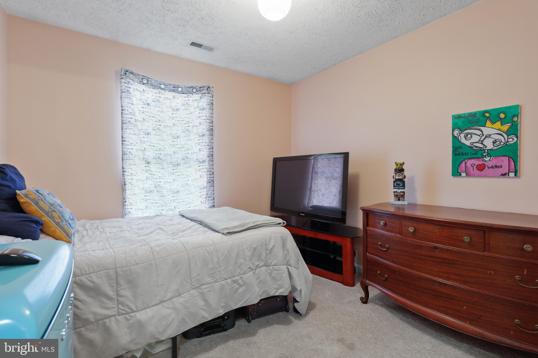 CONSTANT FRIENDSHIP - Residential