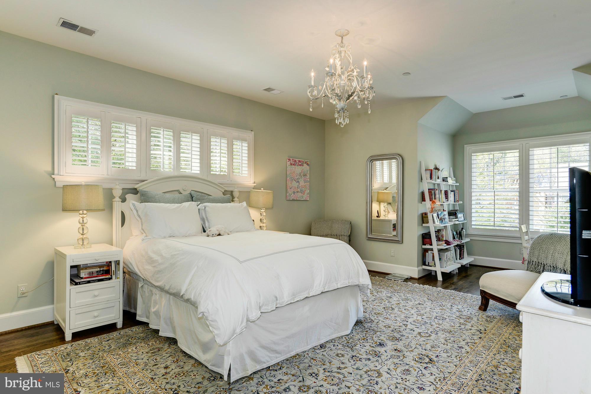 BRADLEY HILLS - Residential