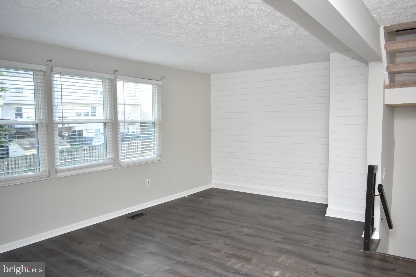 MAJORS CHOICE - Residential Lease